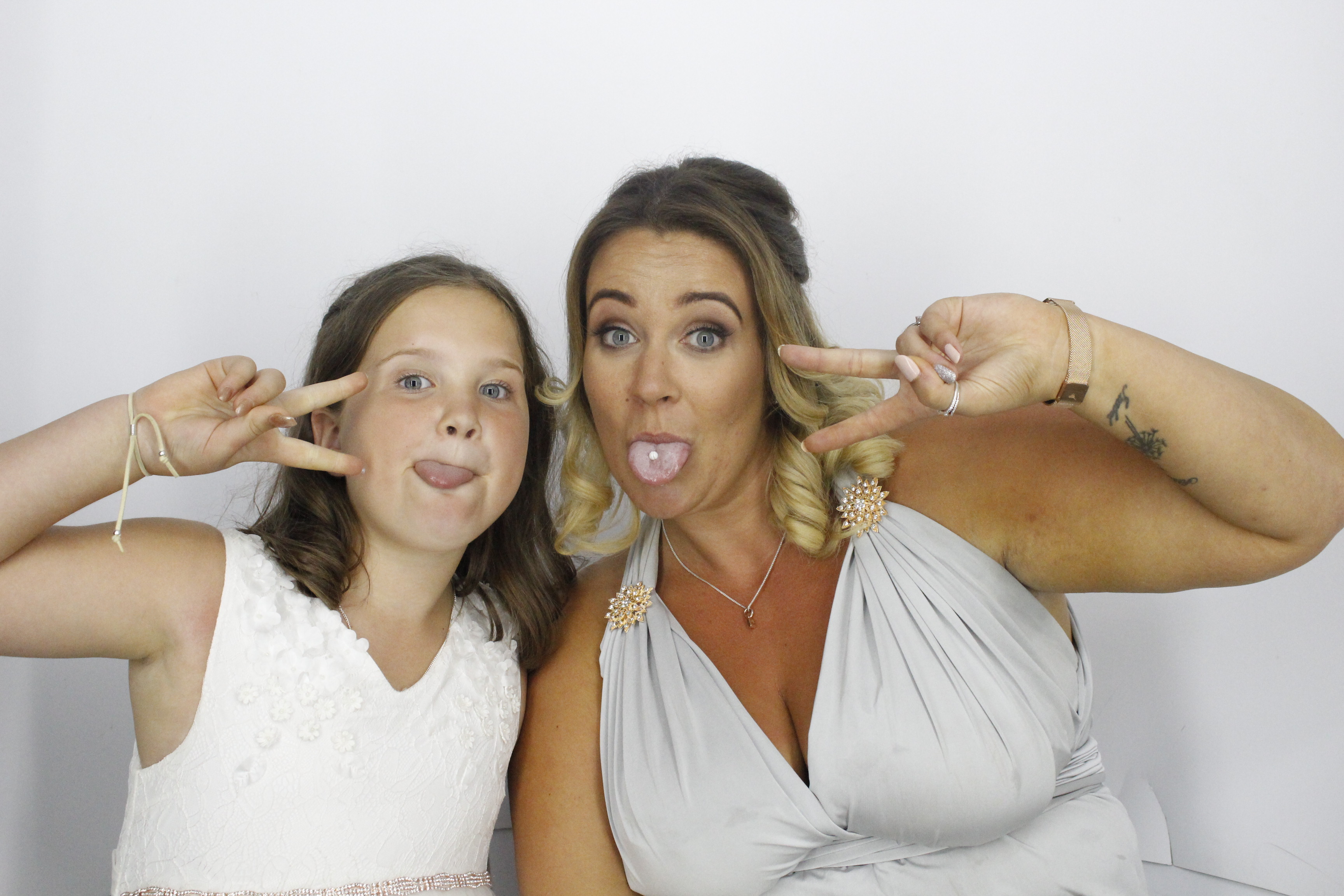 Sam & Rachel's Wedding | View more photos from the event at gallery.myphotoboothexperience.co.uk/u/MyPhotoBoothExperienceLtd/Sam-Rachels-Wedding
